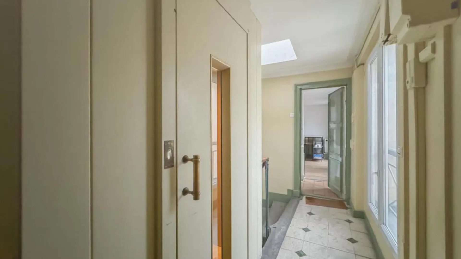 Flexliving - Studio - Echiquier Paříž Francie